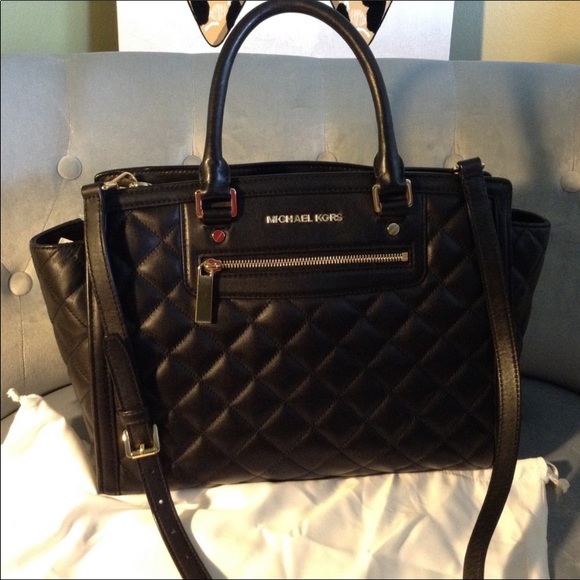 Beautiful Quilted Michael Kors Selma Satchel - Picture 1 of 8